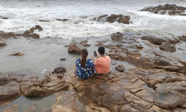Guide To Uttan Beach Mumbai[2025] - JholaUthaKchale - Jhola Utha K Chale